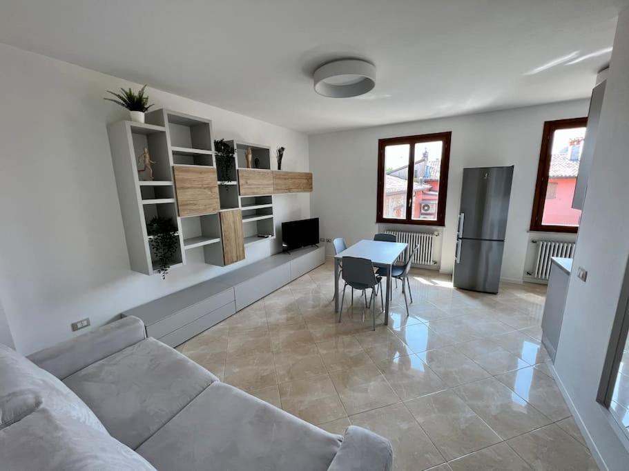 Апартаменти Beija Flor-Trilocale Piazza Garibaldi N18 Дезенцано-дель-Гарда Екстер'єр фото