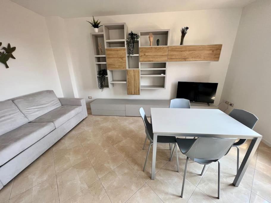 Апартаменти Beija Flor-Trilocale Piazza Garibaldi N18 Дезенцано-дель-Гарда Екстер'єр фото
