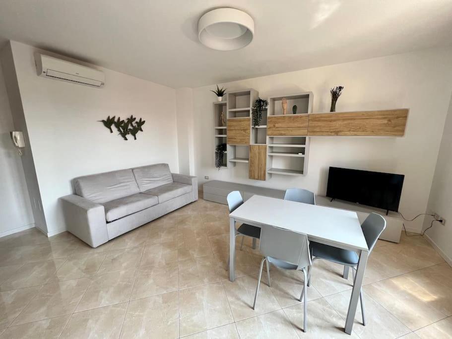 Апартаменти Beija Flor-Trilocale Piazza Garibaldi N18 Дезенцано-дель-Гарда Екстер'єр фото