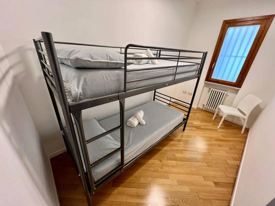 Апартаменти Beija Flor-Trilocale Piazza Garibaldi N18 Дезенцано-дель-Гарда Екстер'єр фото